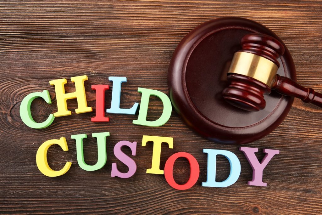 child custody solicitors & lawyers - Cominos Family Lawyer