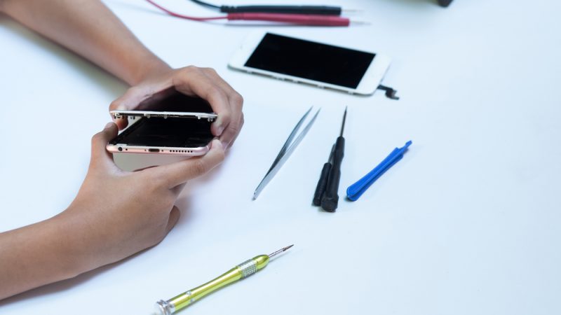 A Guide To Choose The Best iPhone Repair Shop